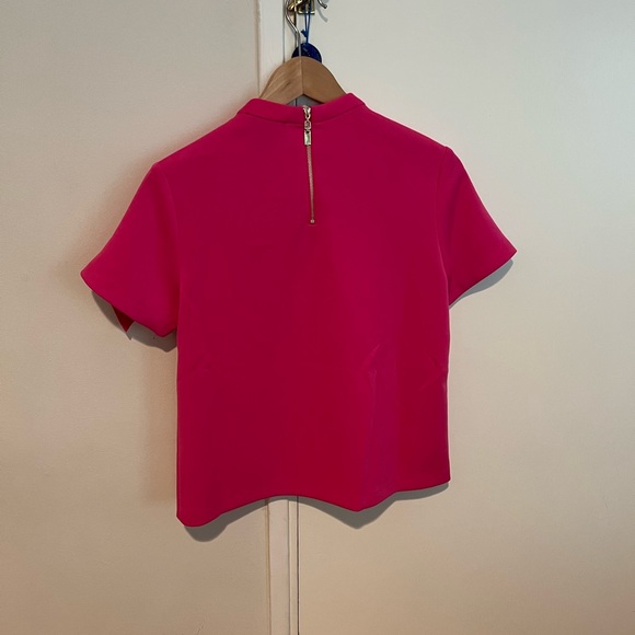 Gracia Flower Pleated Fuchsia top - Picture 4 of 4